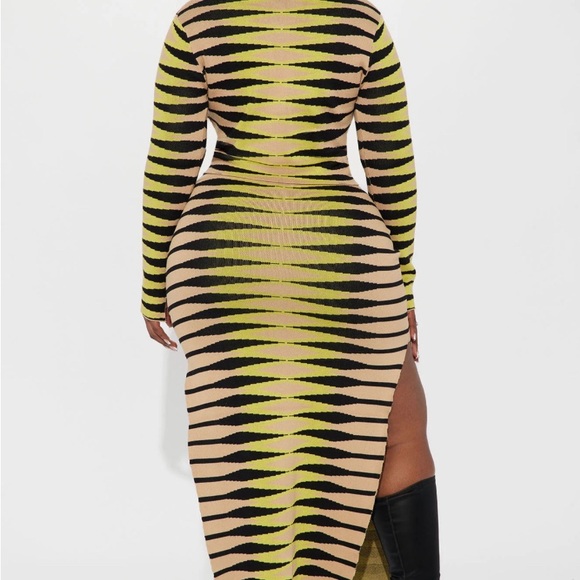 Women’s Sweater 2pc - Picture 3 of 3